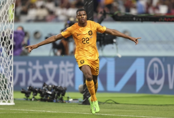 邓弗里斯：荷兰国家队的下半场进球奇兵