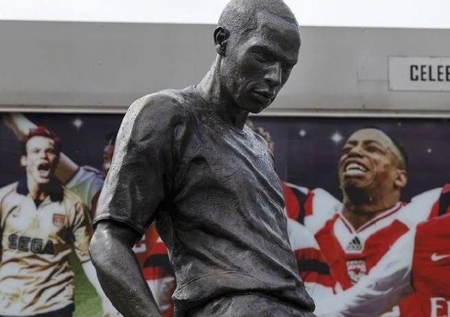 詹俊之问 阿森纳现役谁能立雕像