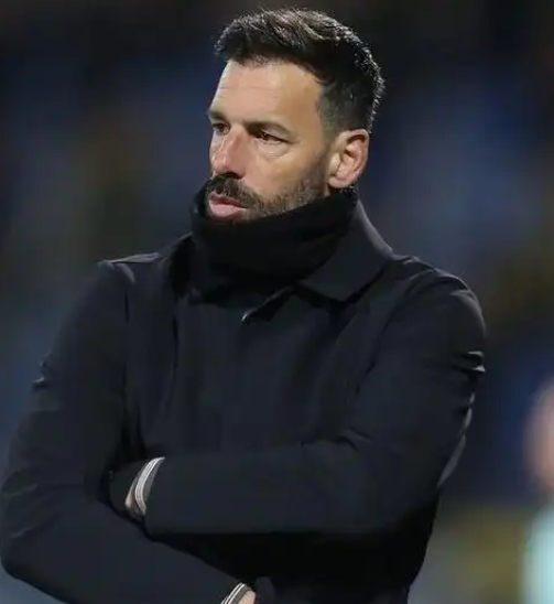 范尼兰帕德：教练岗位的英超逐梦与抉择