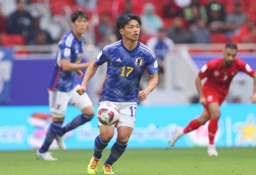 旗手怜央谈比赛经验与位置理解