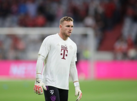 佩雷茨：拜仁门将传承之关键棋子