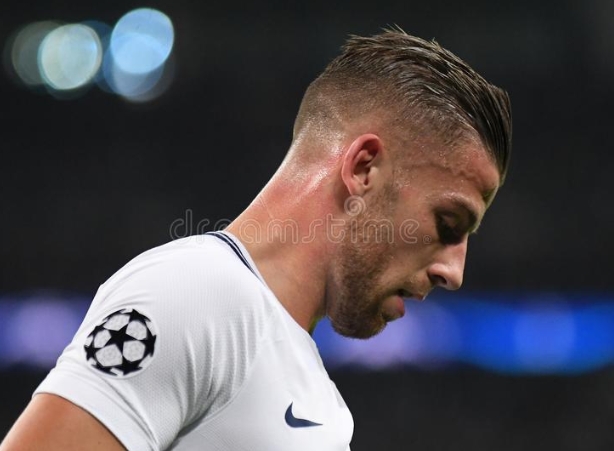 托比退役原因：压力下的恐慌与告别