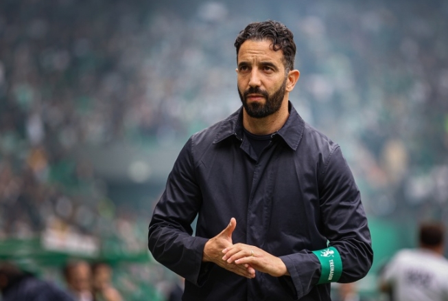 阿莫林曼联之旅：挑战与机遇并存