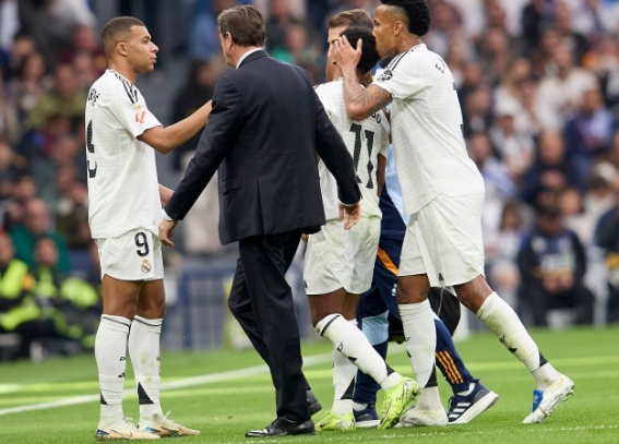 足坛赛程之谜：今昔对比下的真相探寻