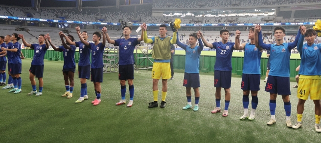 申花亚冠挑战：伤病困境下的积分追逐