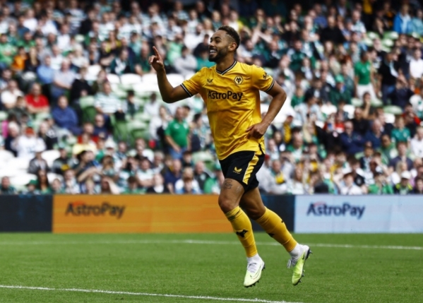    狼队球员：转会市场的多方博弈焦点