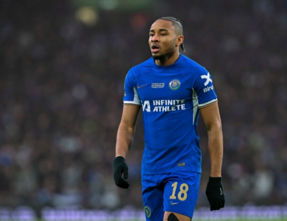 恩昆库转会风波：多特传闻的真相与迷雾