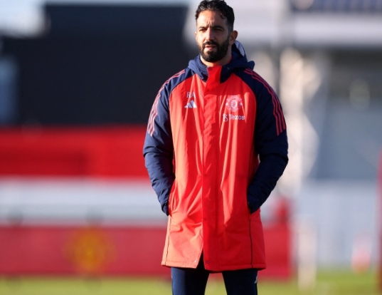 哈格里夫斯解读曼联：阿莫林战术与未来蓝图