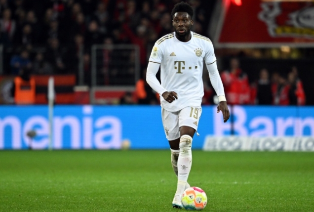  阿方索 - 戴维斯酒驾风波：拜仁的宽容与争议