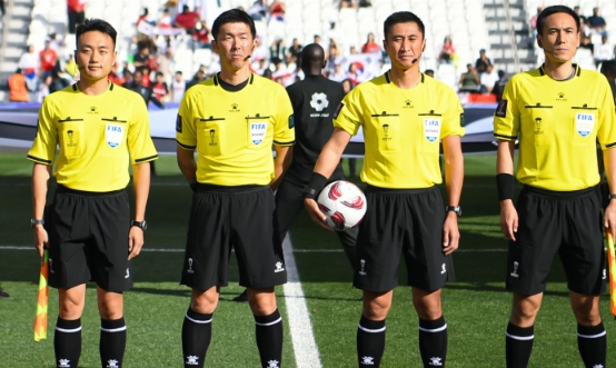 中国足球裁判全员精英化：迈向国际足坛新高度