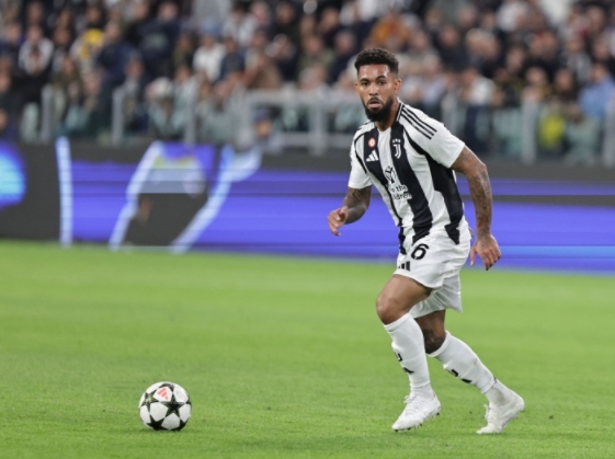  尤文坚守：道格拉斯 - 路易斯的留队之路