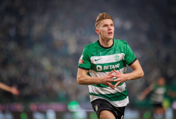 曼联锋线谜题：萨哈指路引援何方