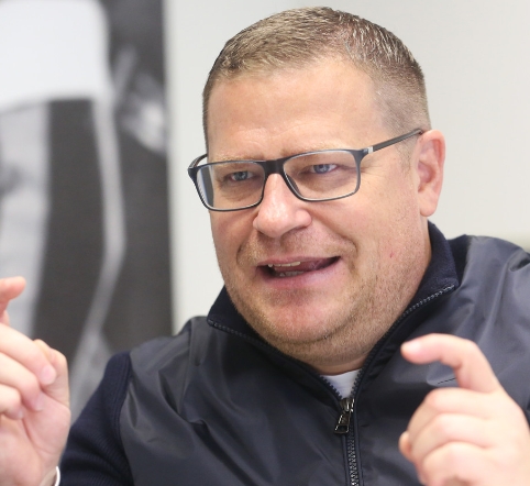 穆西亚拉续约：拜仁圣诞前的悬念之战