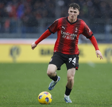 希门尼斯转会风云：米兰与瓦伦西亚的博弈