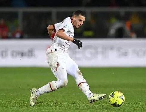 本纳塞尔回归：米兰中场的复苏曙光