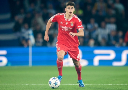 尤文求购席尔瓦：亿元解约金成拦路虎