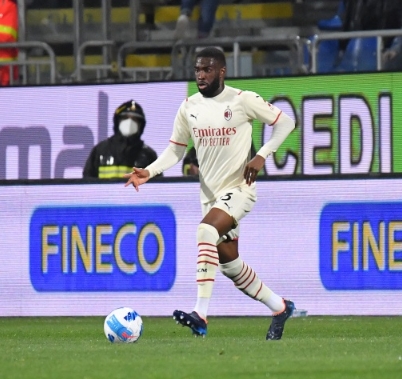 托莫里去留之问：米兰后防重塑的悬念与抉择