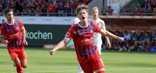 保罗万纳转会风云：拜仁外租计划与法兰克福的觊觎