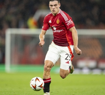 波耶特眼中曼联中场传承：乌加特的机遇与成长