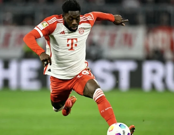 戴维斯续约风云：拜仁施压 球员踌躇