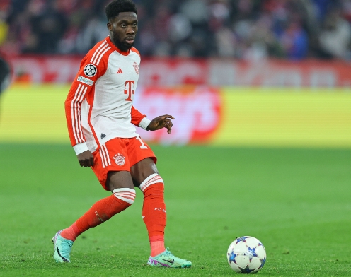 戴维斯续约博弈：拜仁与新星的命运抉择