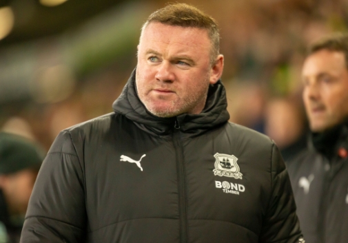 鲁尼谋变普利茅斯：引援与伤归盼转机