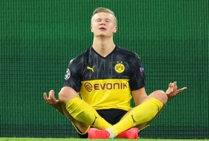 哈兰德球衣故事：从嘲讽到尊重的转变