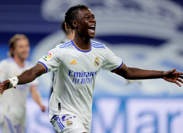 卡马文加西甲百场：皇马新星的璀璨历程起点