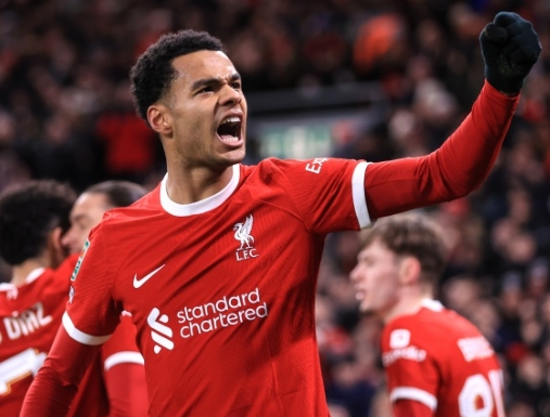 加克波：利物浦困境中的闪耀之星