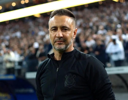 维托尔佩雷拉赴狼队：新帅的英超冒险之旅