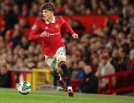 舒梅切尔评曼市德比落选：曼联球员的考验与谜题