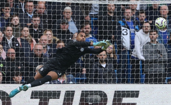 切尔西战平埃弗顿：桑切斯守护下的坚韧一分