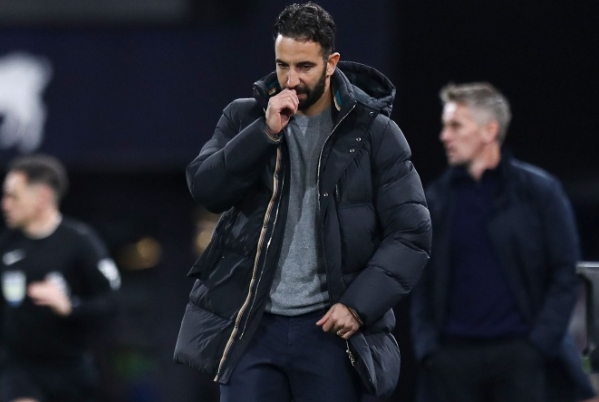 曼联动荡季：三位主帅的战绩拼图