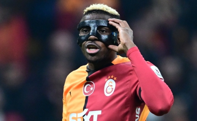 曼联冬窗锋线博弈：奥斯梅恩加盟之路的迷雾