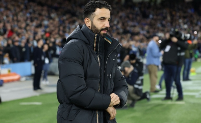 曼联 0 - 3 惨败，旧将名宿齐发声：红魔何去何从