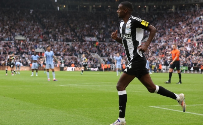 伊萨克：英超崛起的锋线新贵