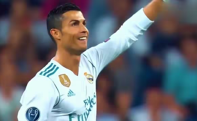 C 罗 颁奖典礼发声：足坛纵横谈