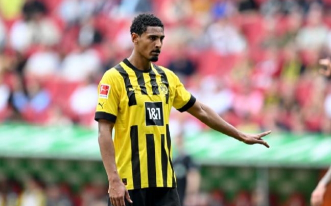 阿莱转会风云：从莱加内斯到乌得勒支的抉择