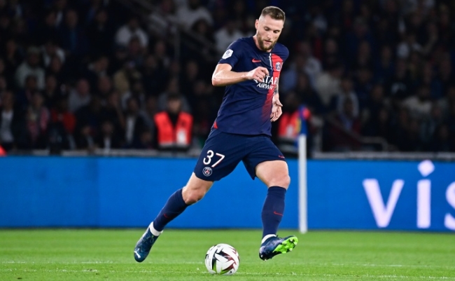 多特截胡什克里尼亚尔：转会风云背后的博弈