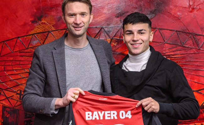 勒沃库森新援萨尔科：潜力新星的崛起