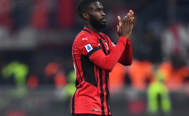 托莫里成为孔塞桑非卖品，米兰后防核心地位稳固