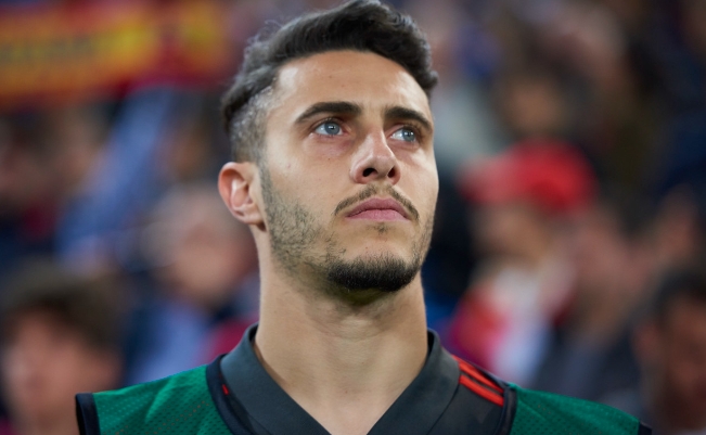 埃尔莫索转会风云 足球舞台上的新挑战