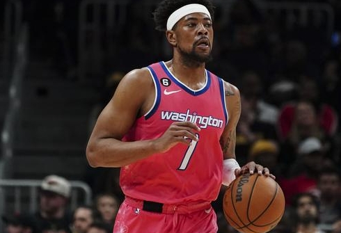 火箭锋线遭重创！史密斯因伤缺阵 4 - 8 周