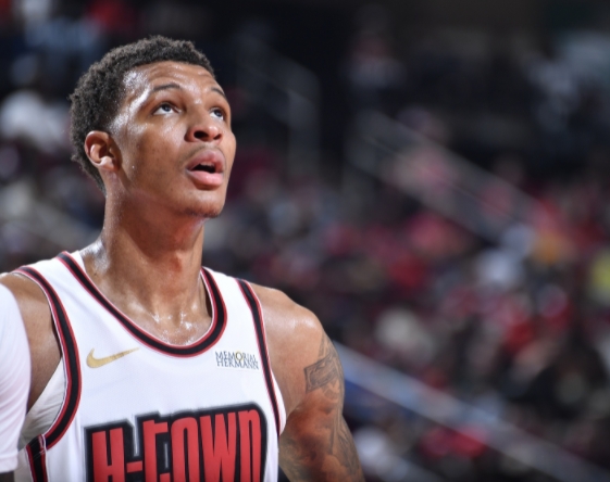 火箭困境中寻求团队协作，共克难关