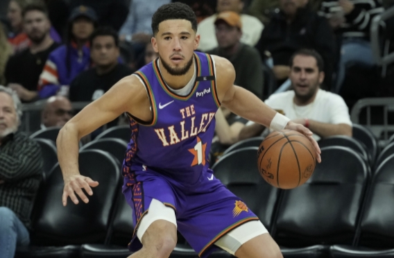 沃特斯眼中布克，难防的篮球高手