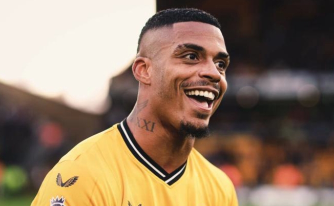 利雅得青年即将签下狼队中场勒米纳，这一消息瞬间吸引了众多目光。