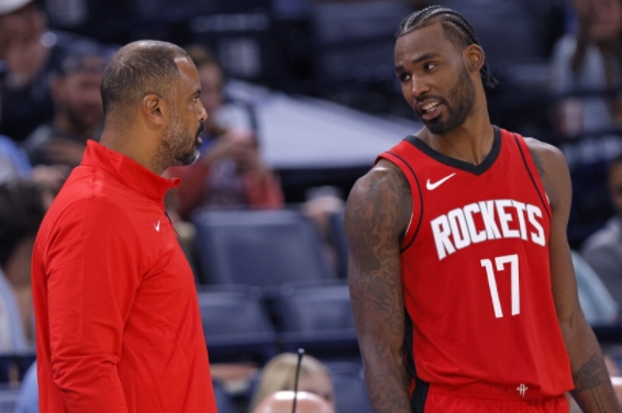 火箭调整伊森伤势策略，关注其状态