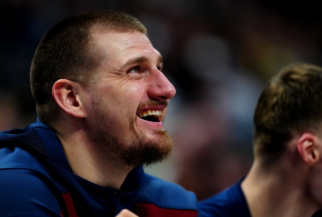 掘金背靠背复仇，约基奇实力超群