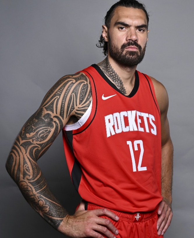 湖人负火箭，主帅叹亚当斯篮板统治