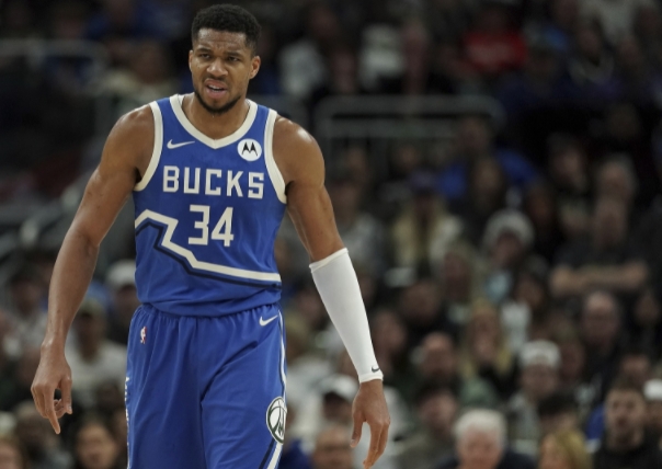 雄鹿惜败，字母哥赛后盼球队逆袭